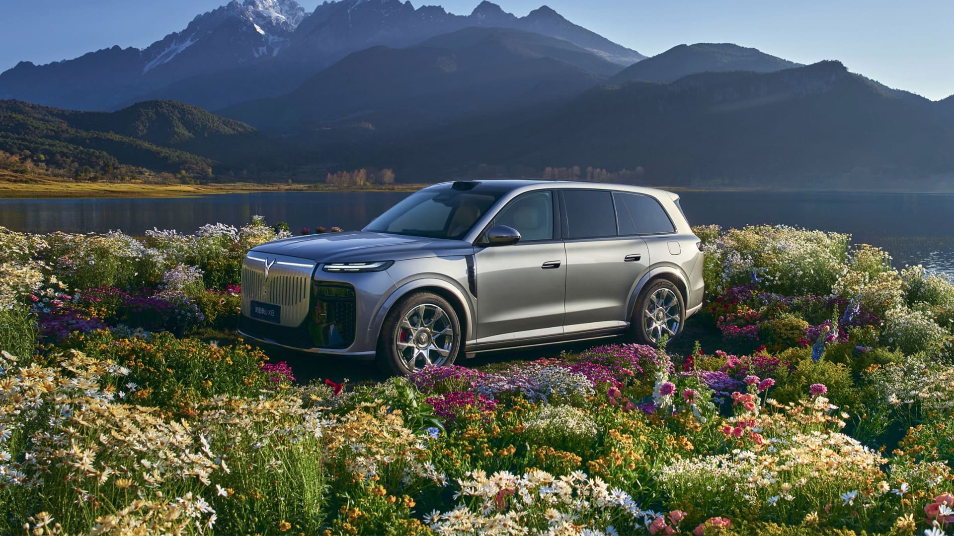Гибридный автомобиль Voyah Taishan X8 PHEV